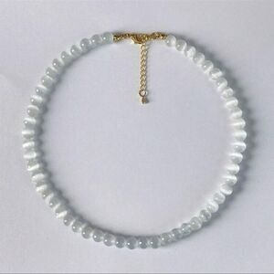white stone beaded necklace A628